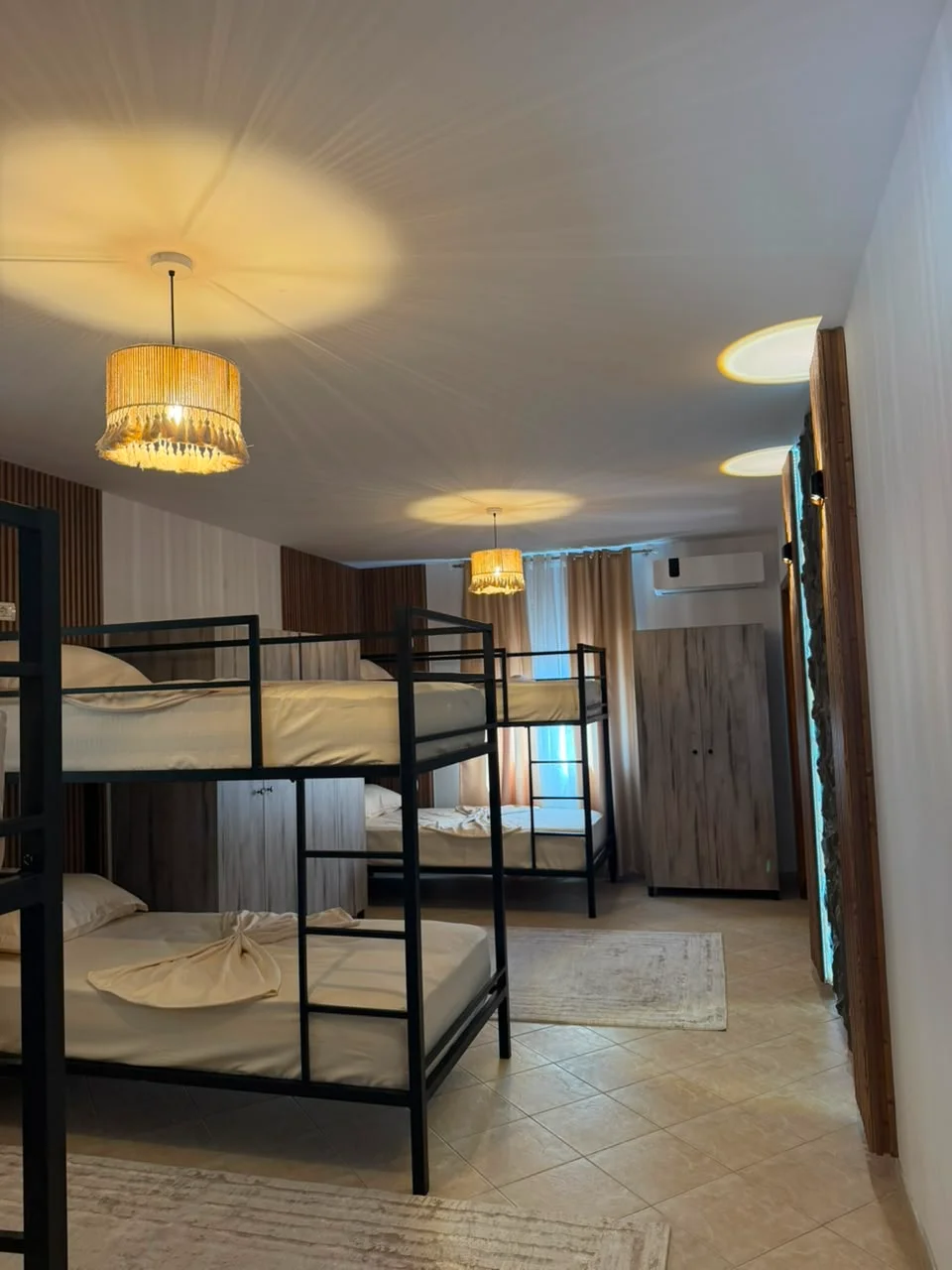 Bed in 6-Bed Mixed Dormitory Room